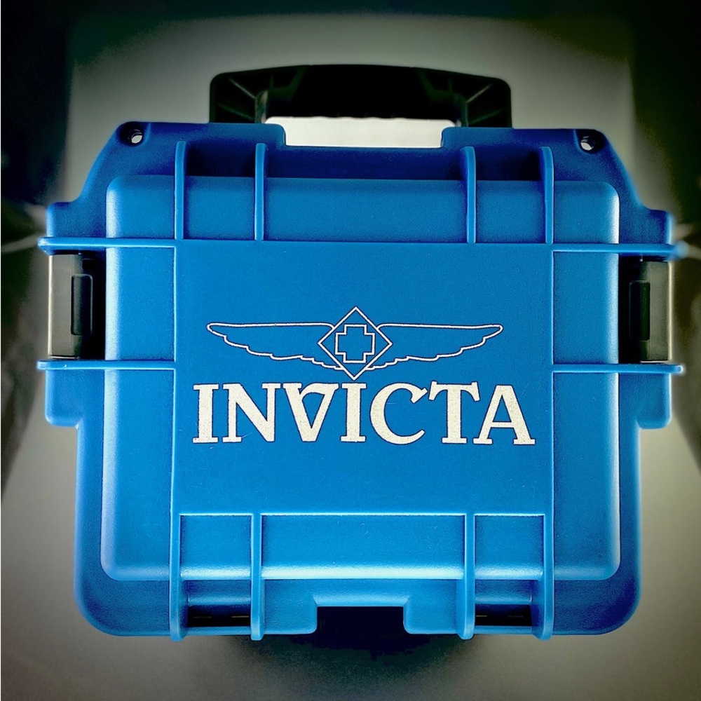 Invicta Blue Protective Case. Blue and silver 3-slot watch dry box.Gently used.
